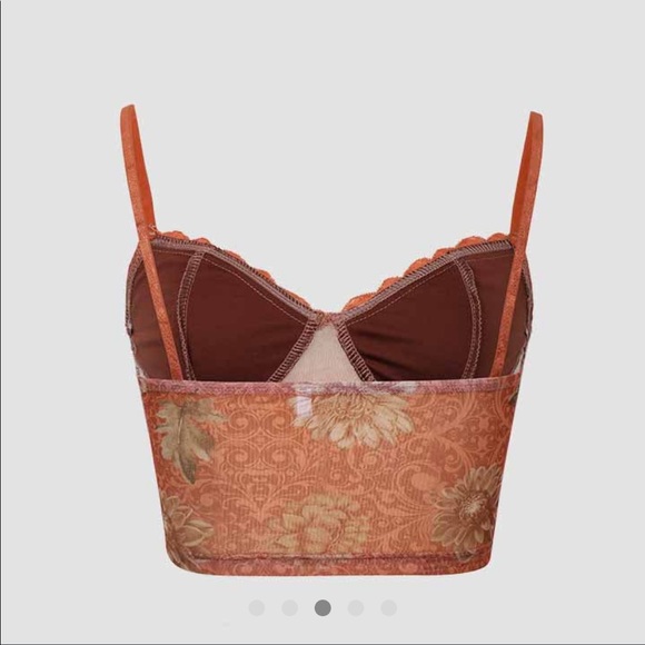 Retro bust lace cami top - Picture 2 of 4